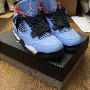 Used excellent Travis scott Jordan 4 size 9.5(with box)